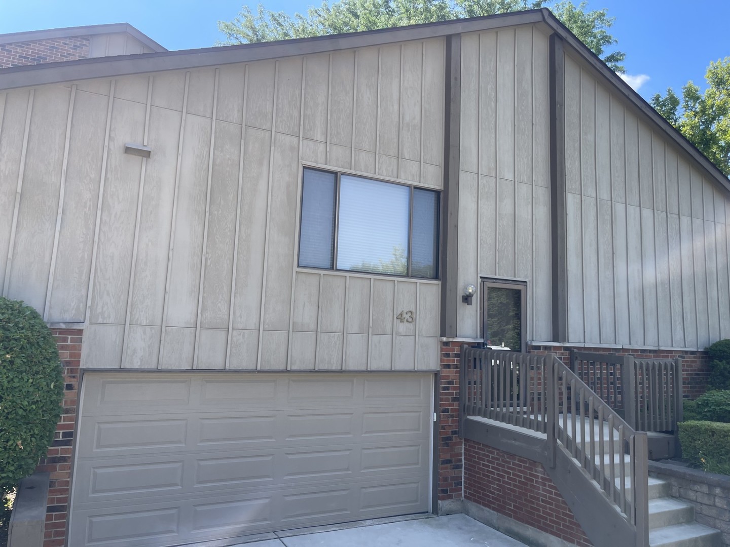 43 Portwine Road, Willowbrook, IL 60527
