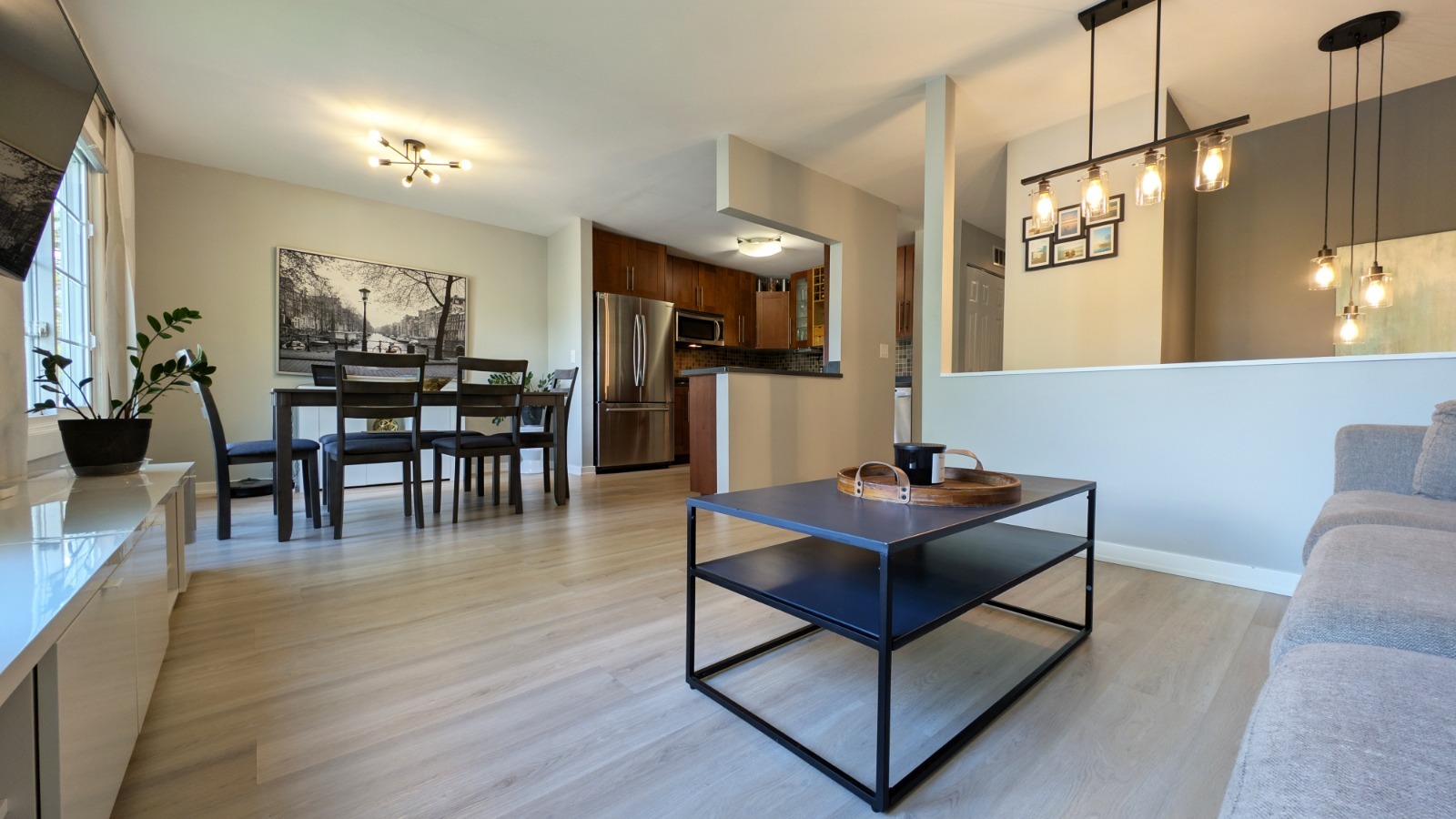 580 Mesa Verde Court, Carol Stream, IL 60188