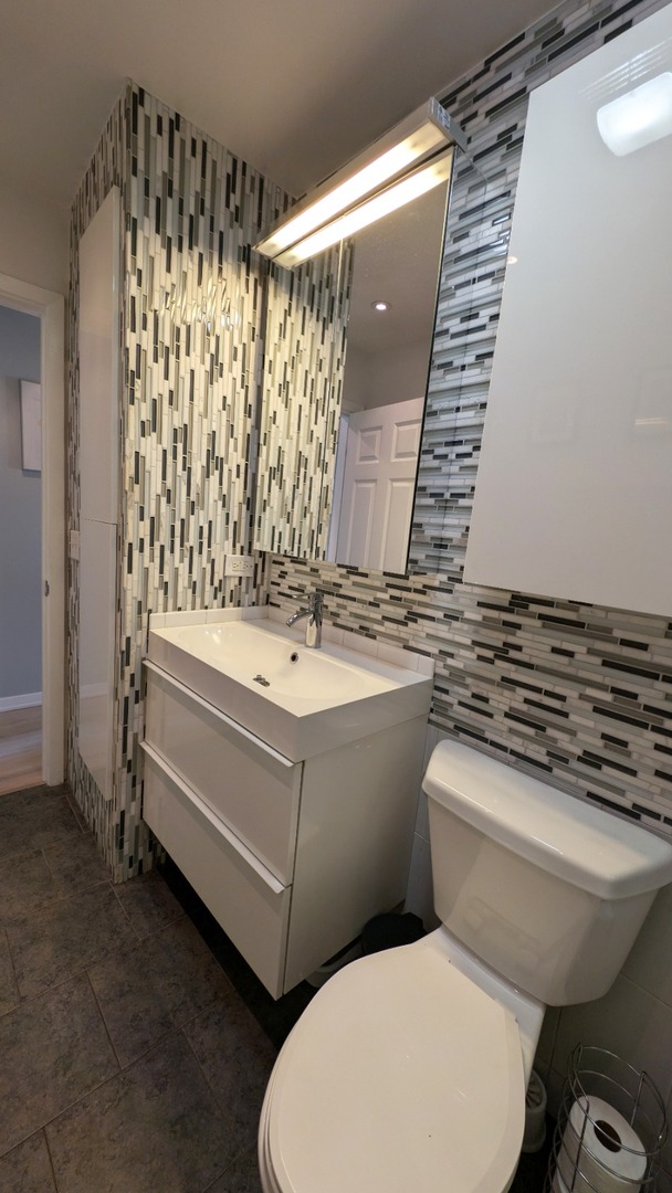 580 Mesa Verde Court, Carol Stream, IL 60188