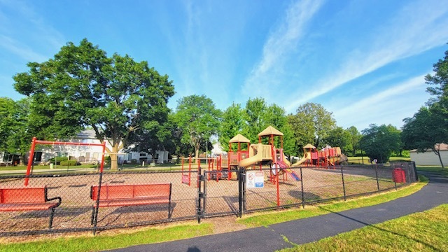 580 Mesa Verde Court, Carol Stream, IL 60188