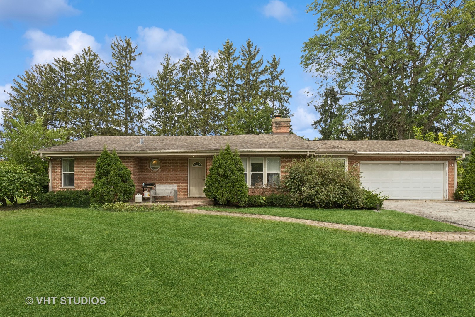 1750 W Thomas Street, Arlington Heights, IL 60004