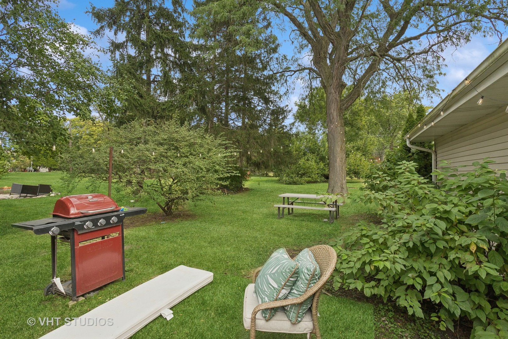 1750 W Thomas Street, Arlington Heights, IL 60004