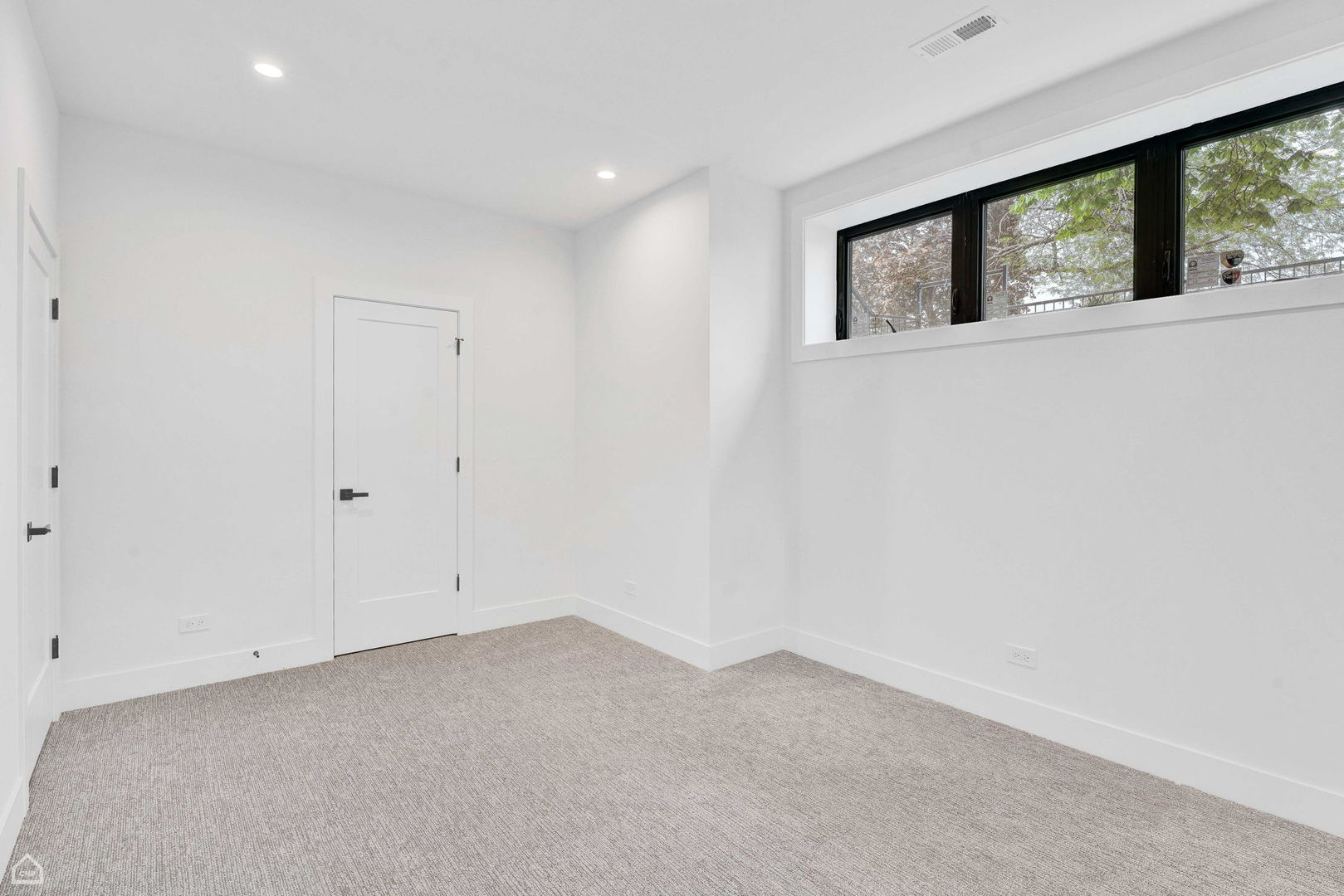3905 N Drake Avenue, Chicago, IL 60618