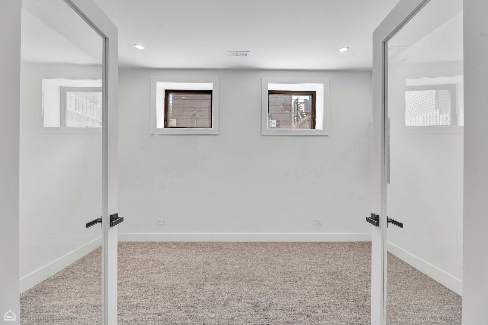 3905 N Drake Avenue, Chicago, IL 60618
