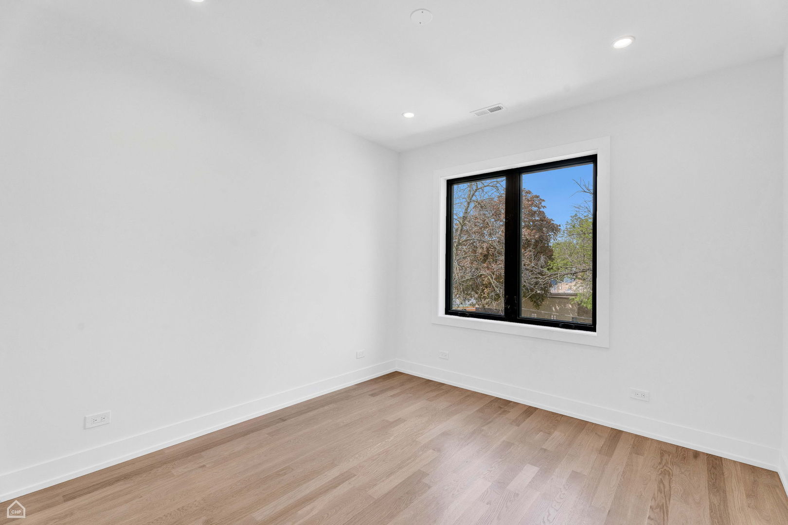 3905 N Drake Avenue, Chicago, IL 60618