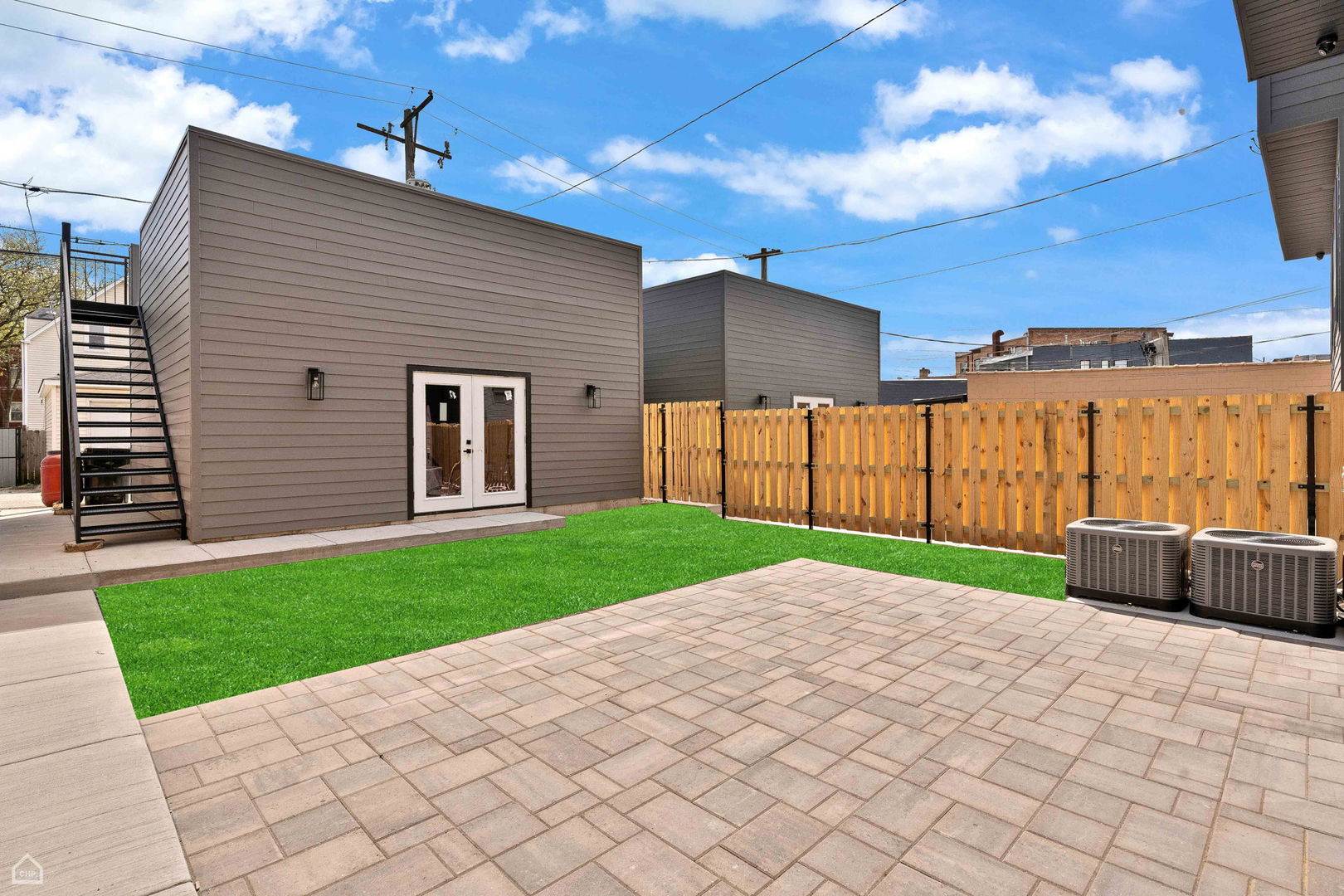 3905 N Drake Avenue, Chicago, IL 60618
