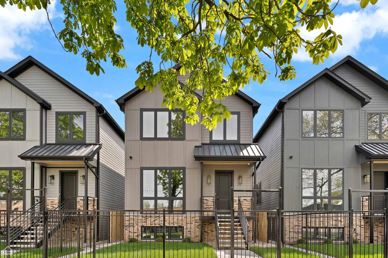 3905 N Drake Avenue, Chicago, IL 60618