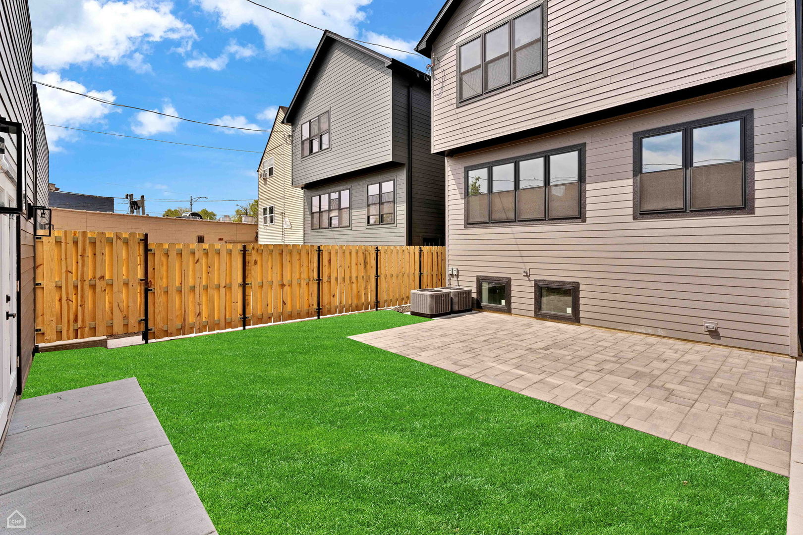3905 N Drake Avenue, Chicago, IL 60618