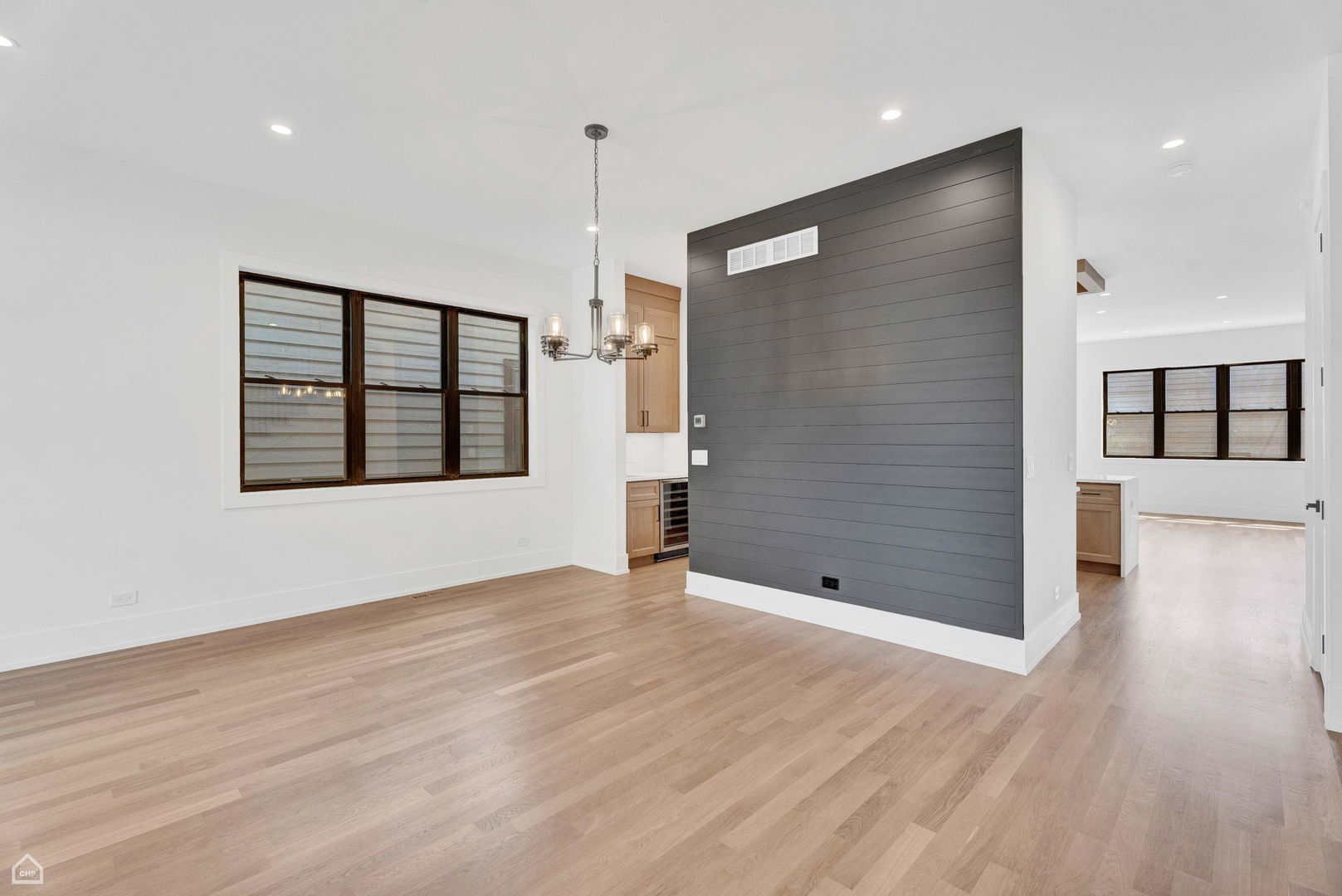 3905 N Drake Avenue, Chicago, IL 60618