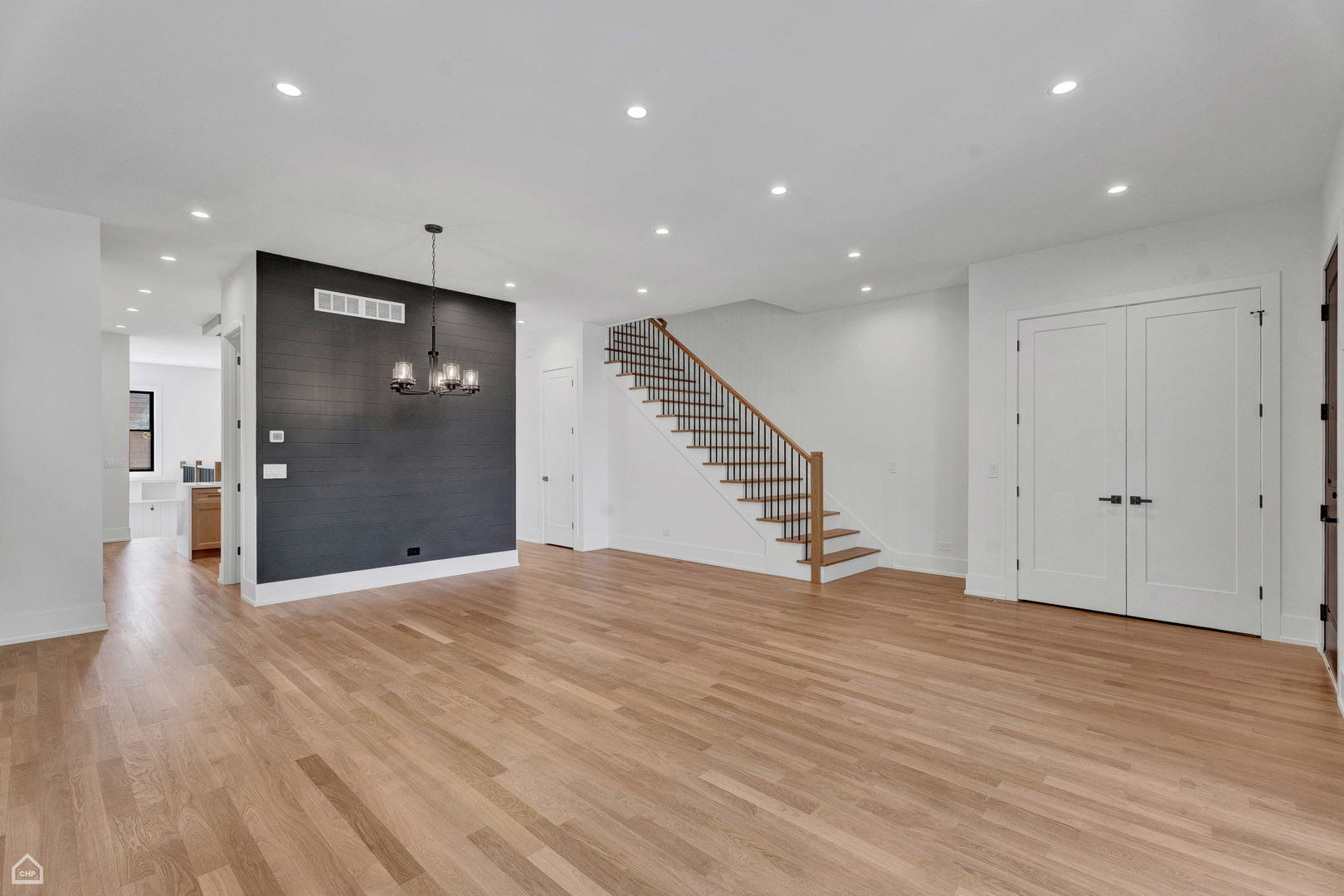 3905 N Drake Avenue, Chicago, IL 60618