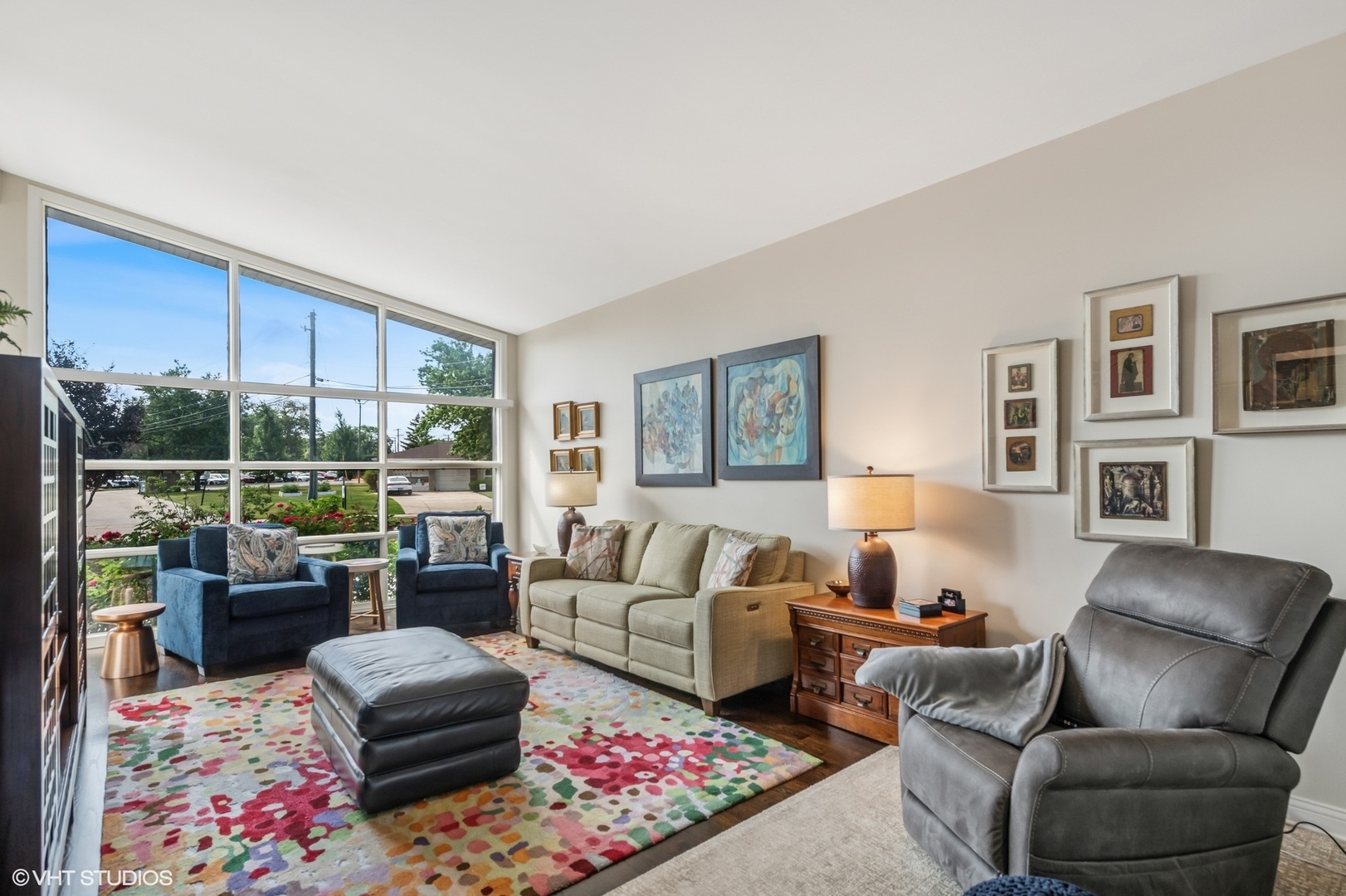 319 E Huntington Lane, Elmhurst, IL 60126