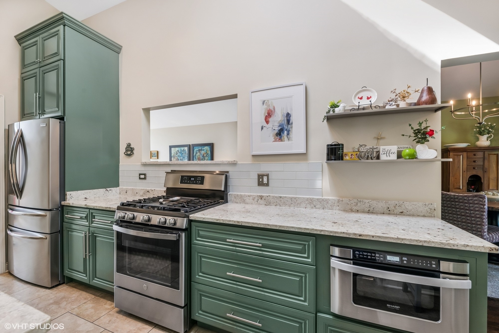 319 E Huntington Lane, Elmhurst, IL 60126