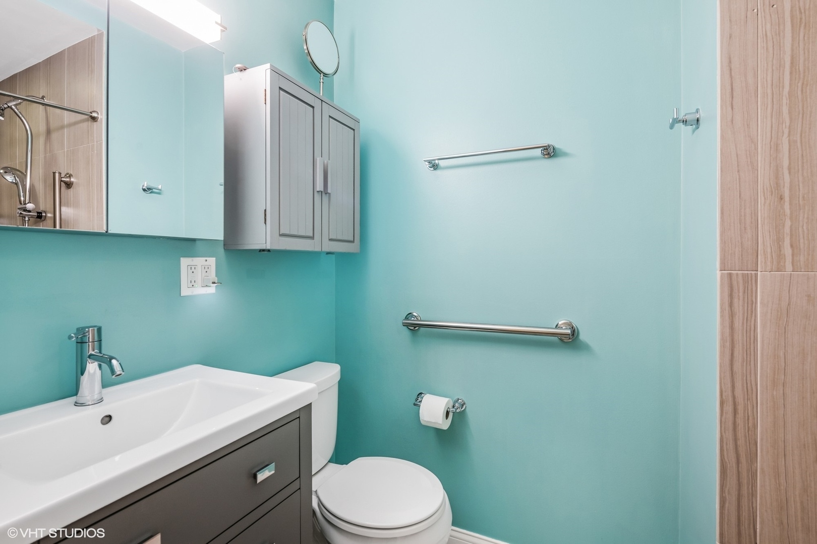 319 E Huntington Lane, Elmhurst, IL 60126