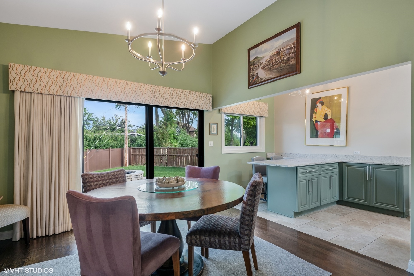 319 E Huntington Lane, Elmhurst, IL 60126