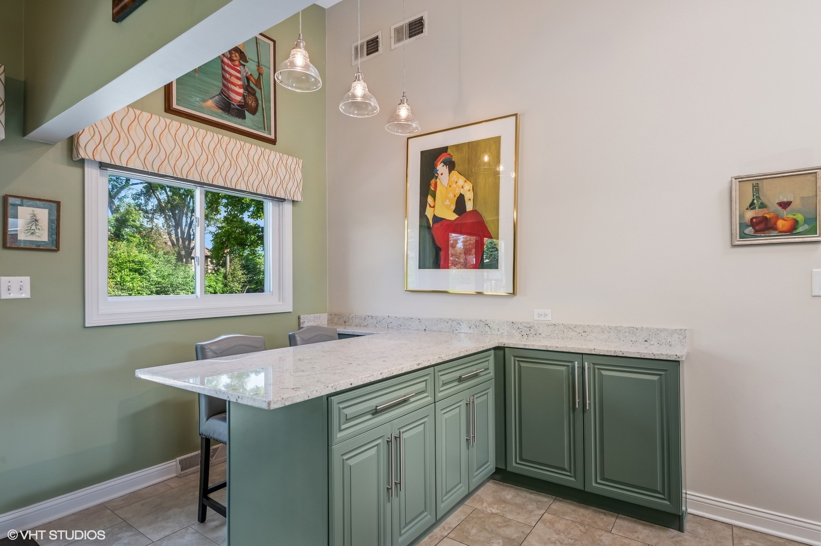 319 E Huntington Lane, Elmhurst, IL 60126