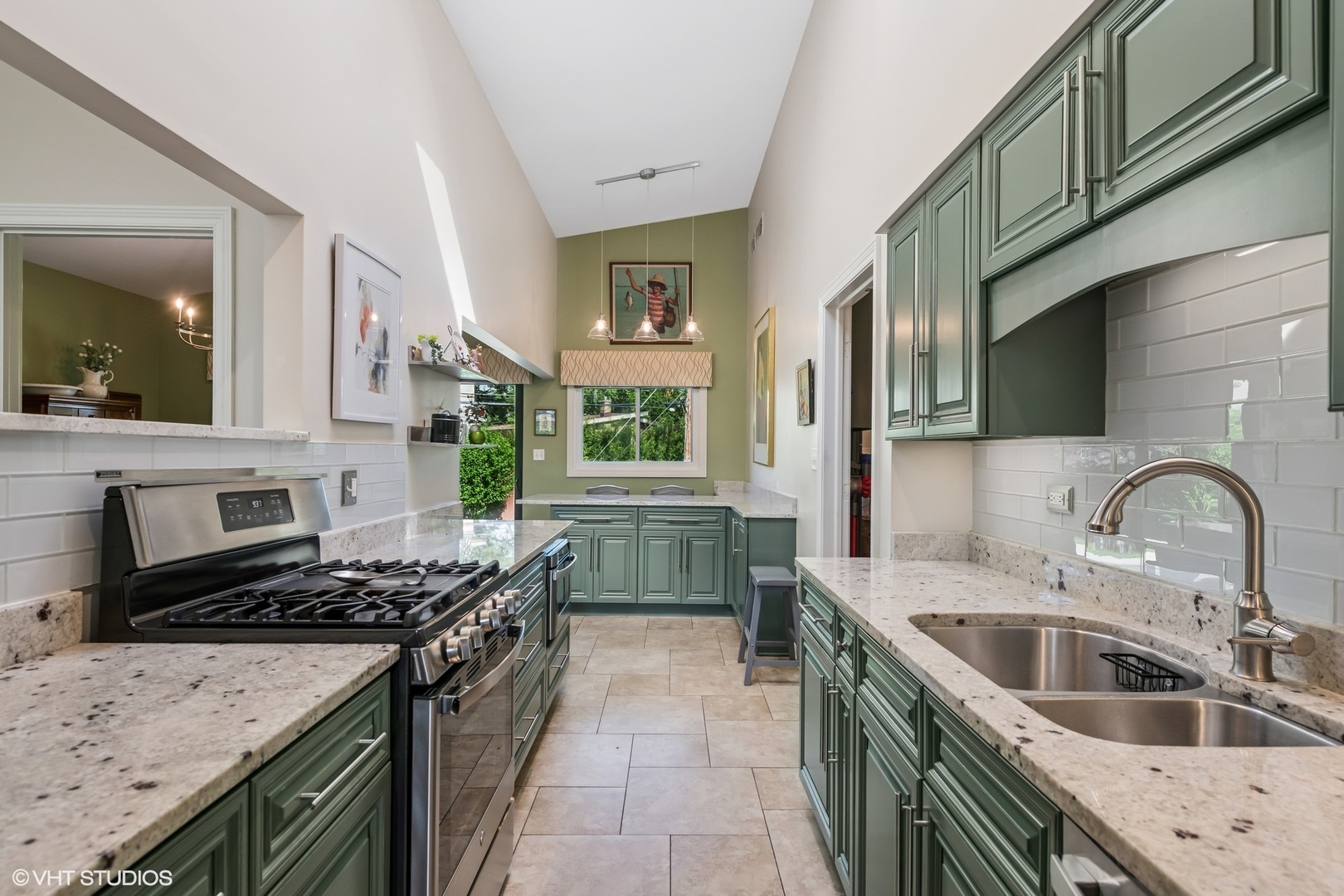 319 E Huntington Lane, Elmhurst, IL 60126