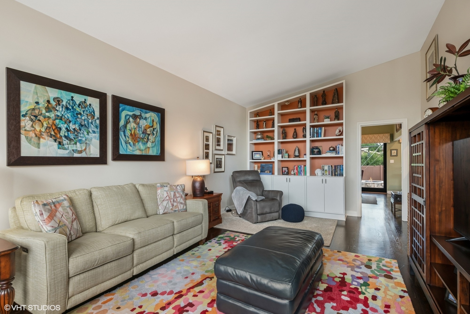319 E Huntington Lane, Elmhurst, IL 60126