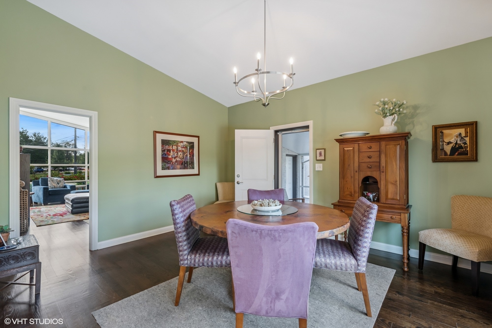 319 E Huntington Lane, Elmhurst, IL 60126