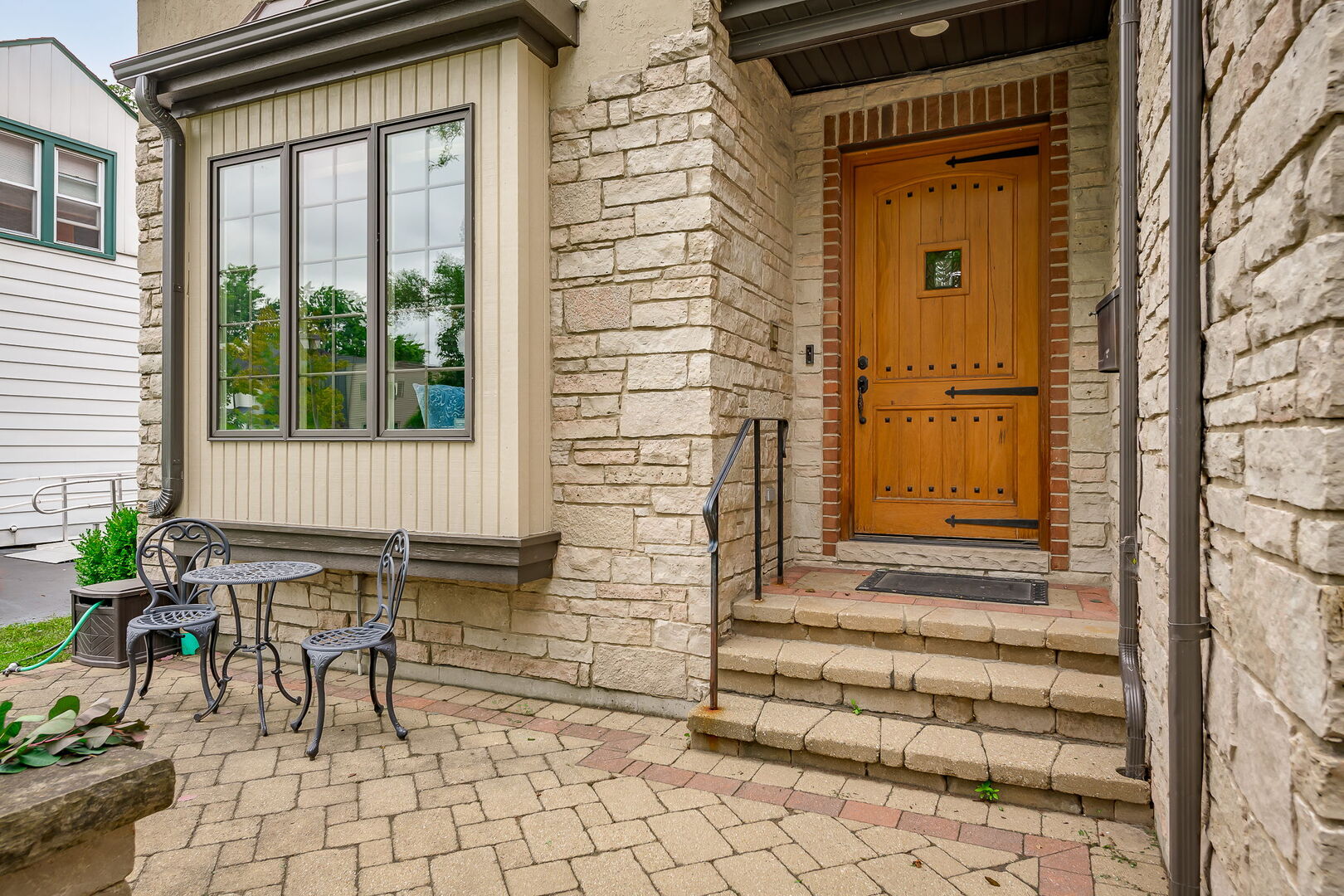 704 S Washington Street, Elmhurst, IL 60126