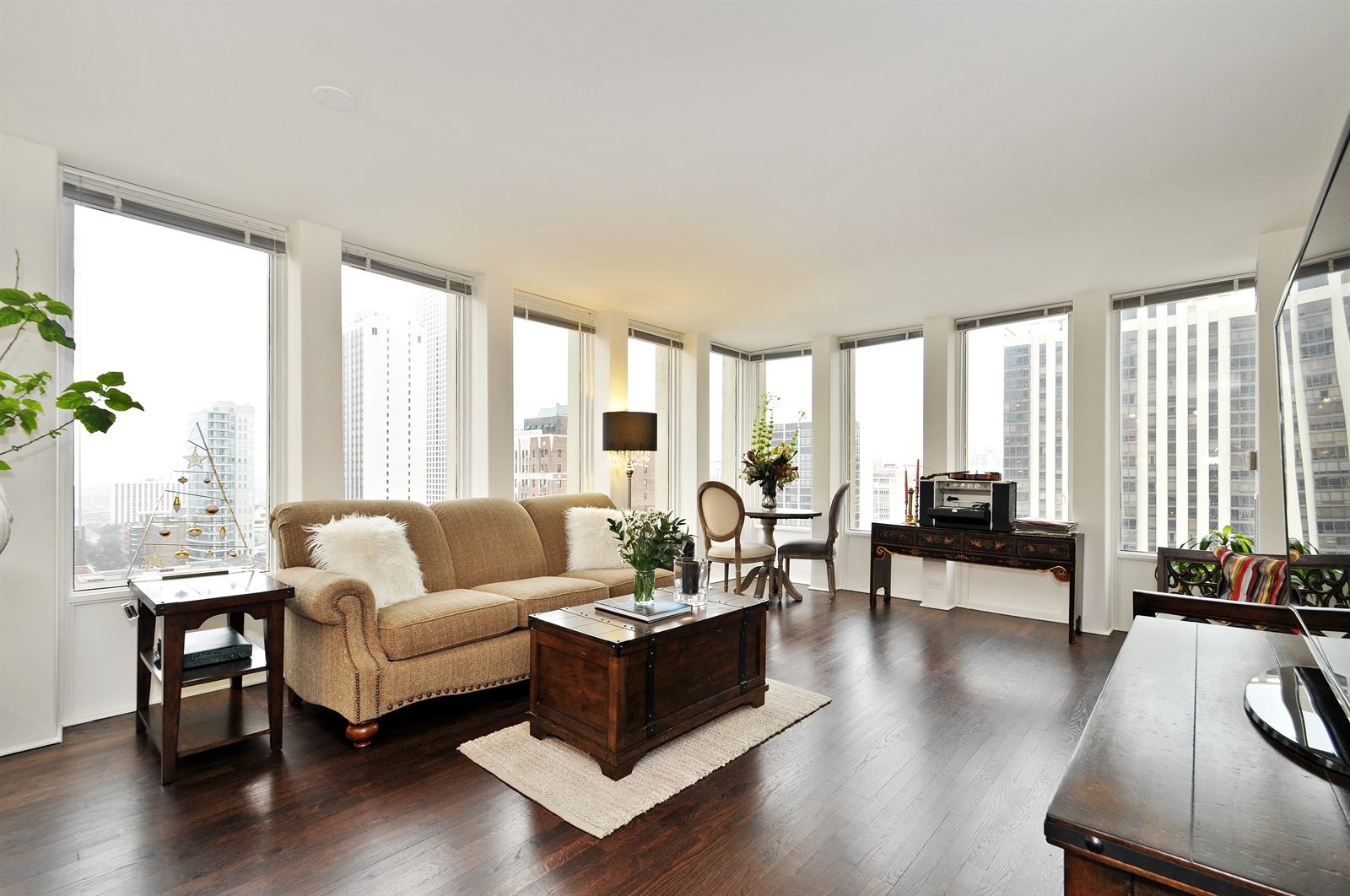 100 E Walton Street #22H, Chicago, IL 60611