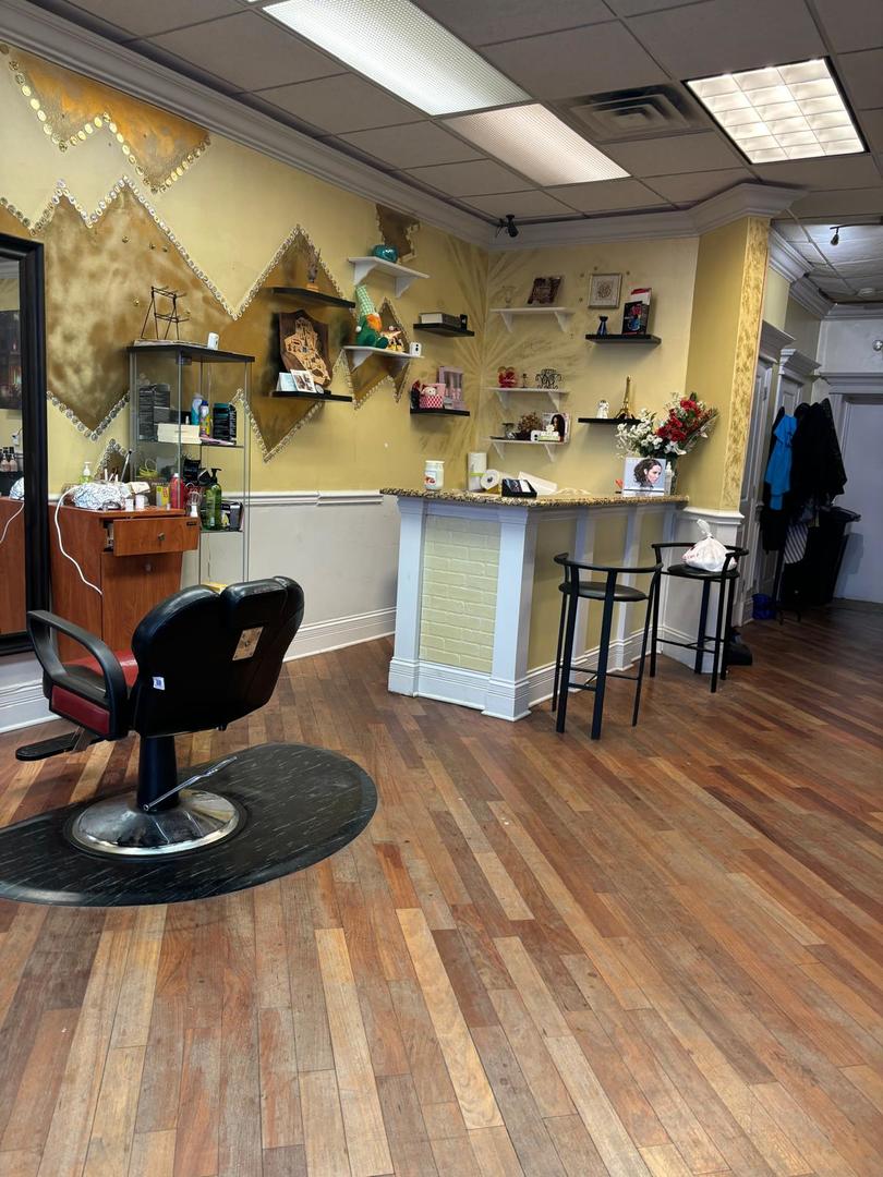 6346 N Milwaukee Avenue, Chicago, IL 60646