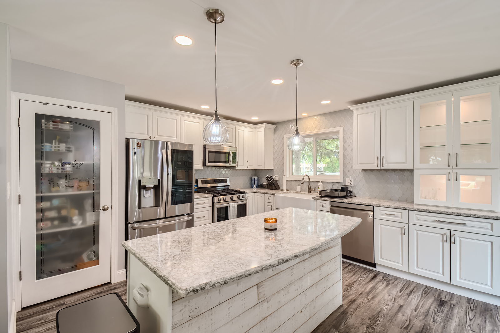 1322 E Thurston Drive, Palatine, IL 60074