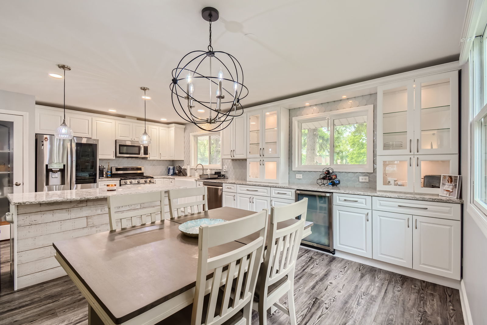 1322 E Thurston Drive, Palatine, IL 60074