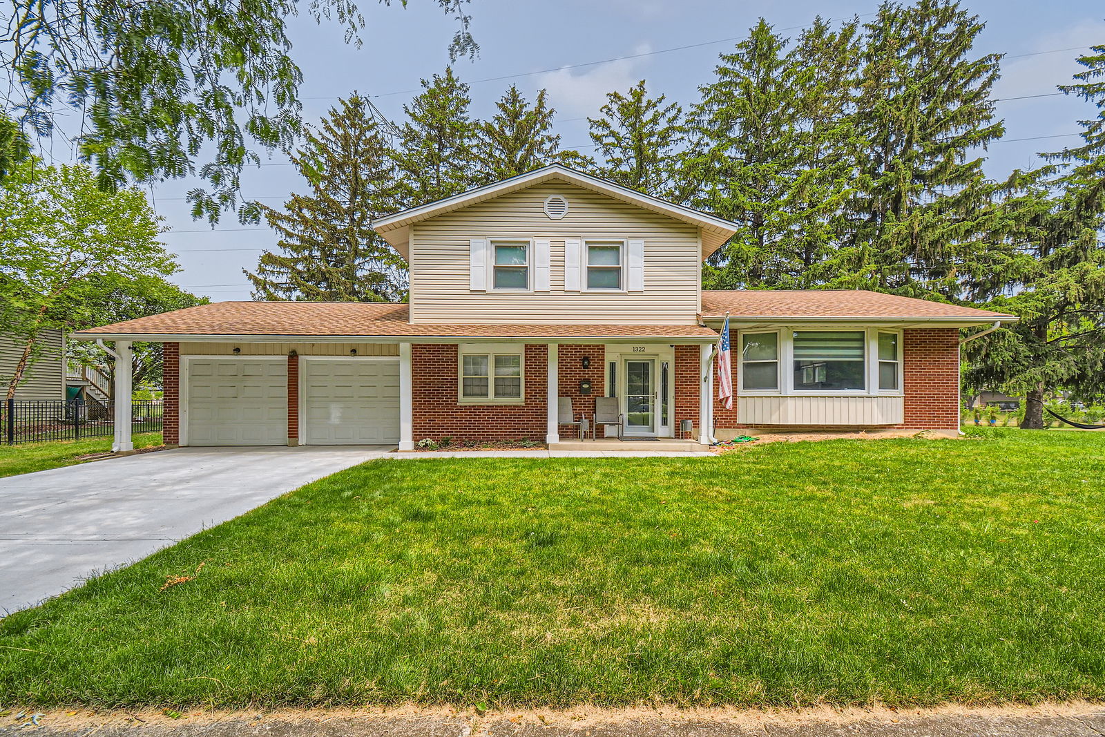1322 E Thurston Drive, Palatine, IL 60074