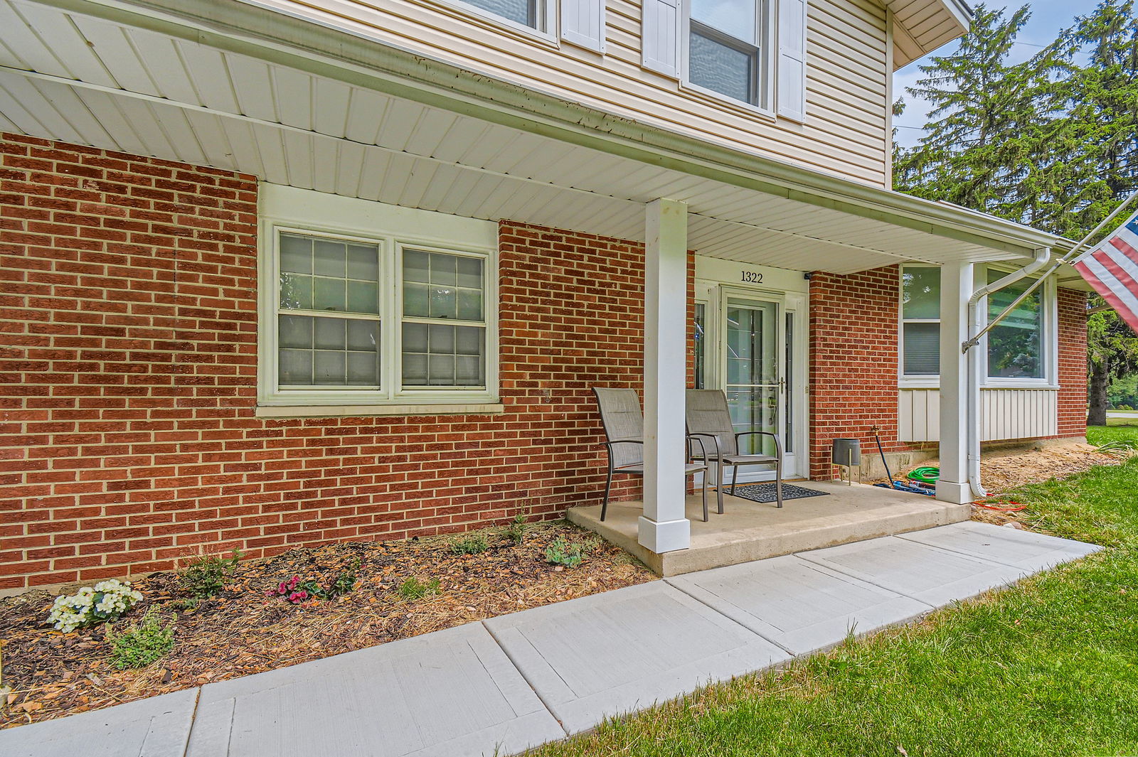 1322 E Thurston Drive, Palatine, IL 60074