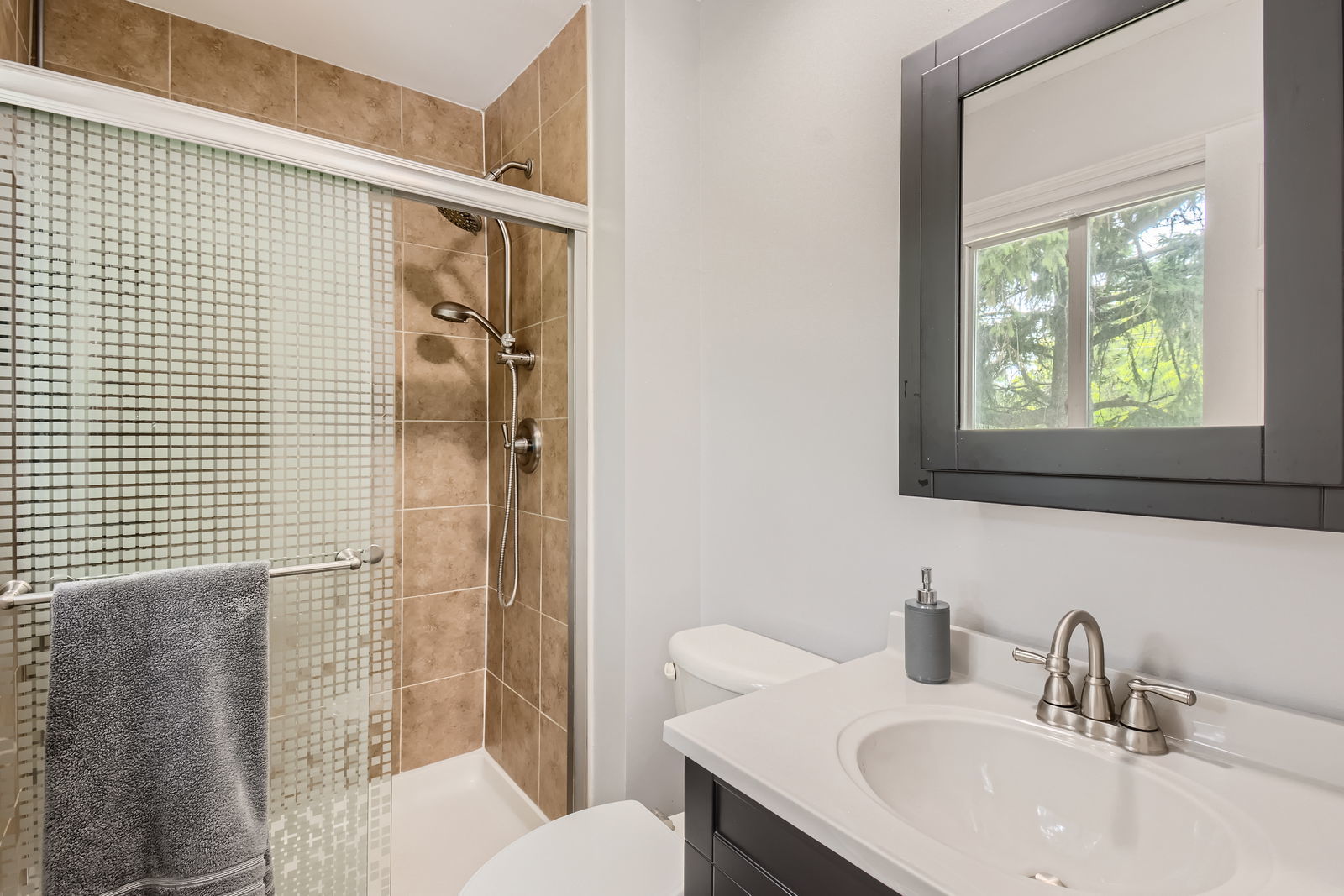 1322 E Thurston Drive, Palatine, IL 60074