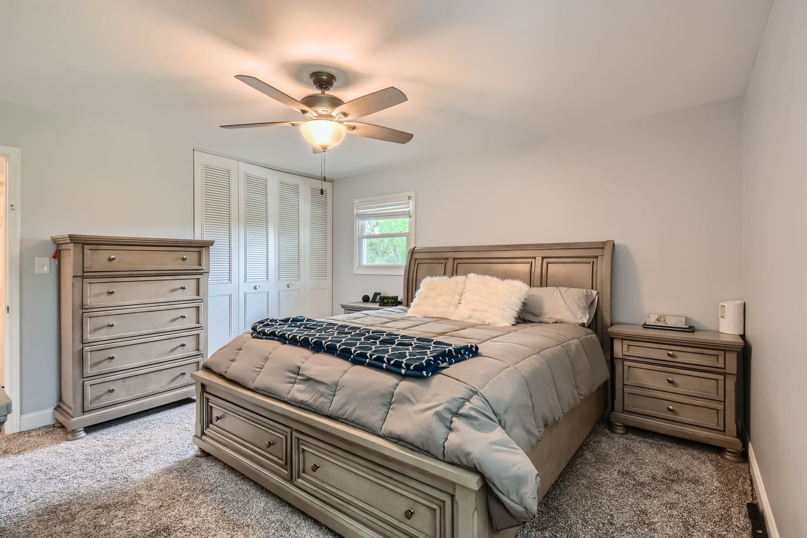1322 E Thurston Drive, Palatine, IL 60074