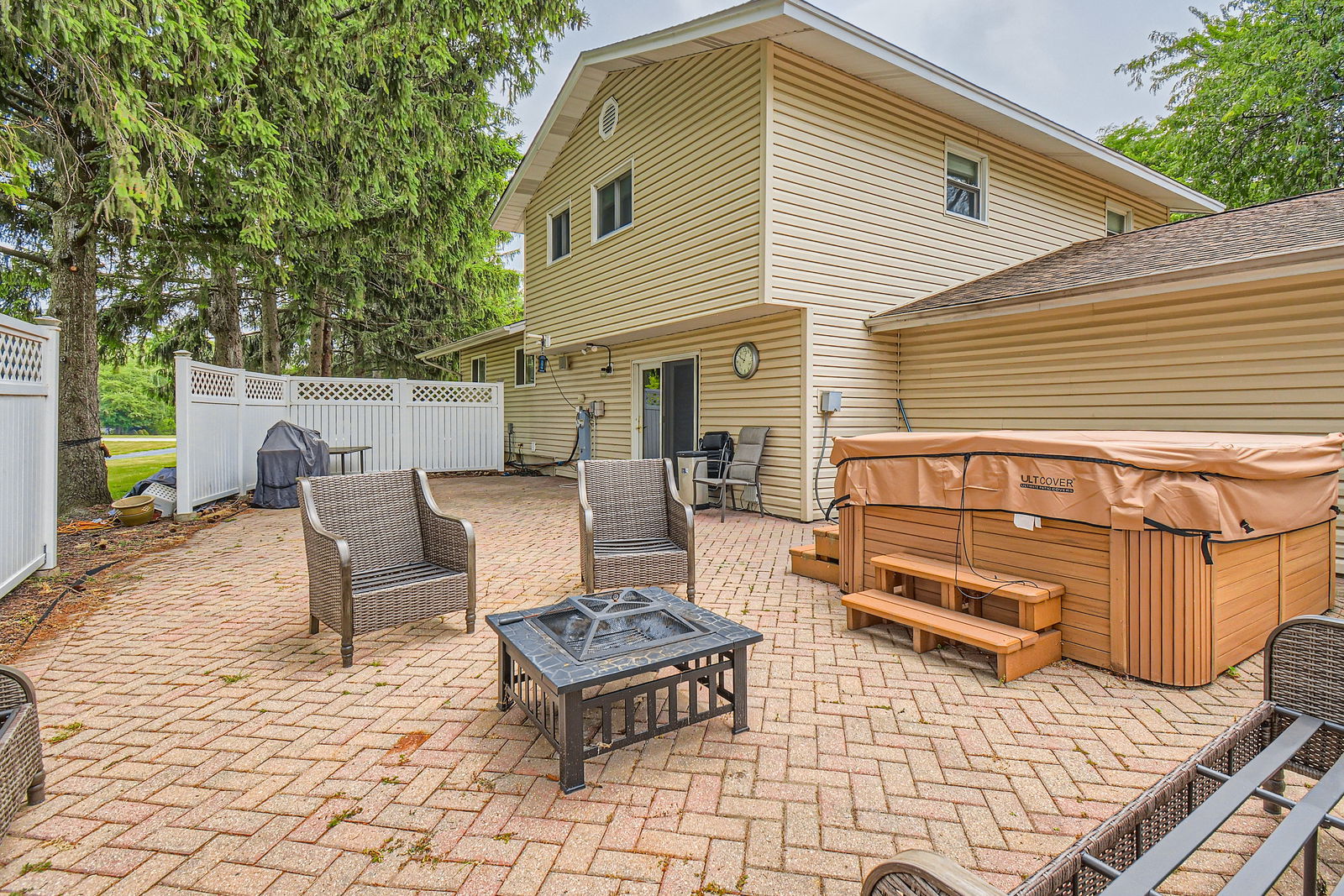 1322 E Thurston Drive, Palatine, IL 60074