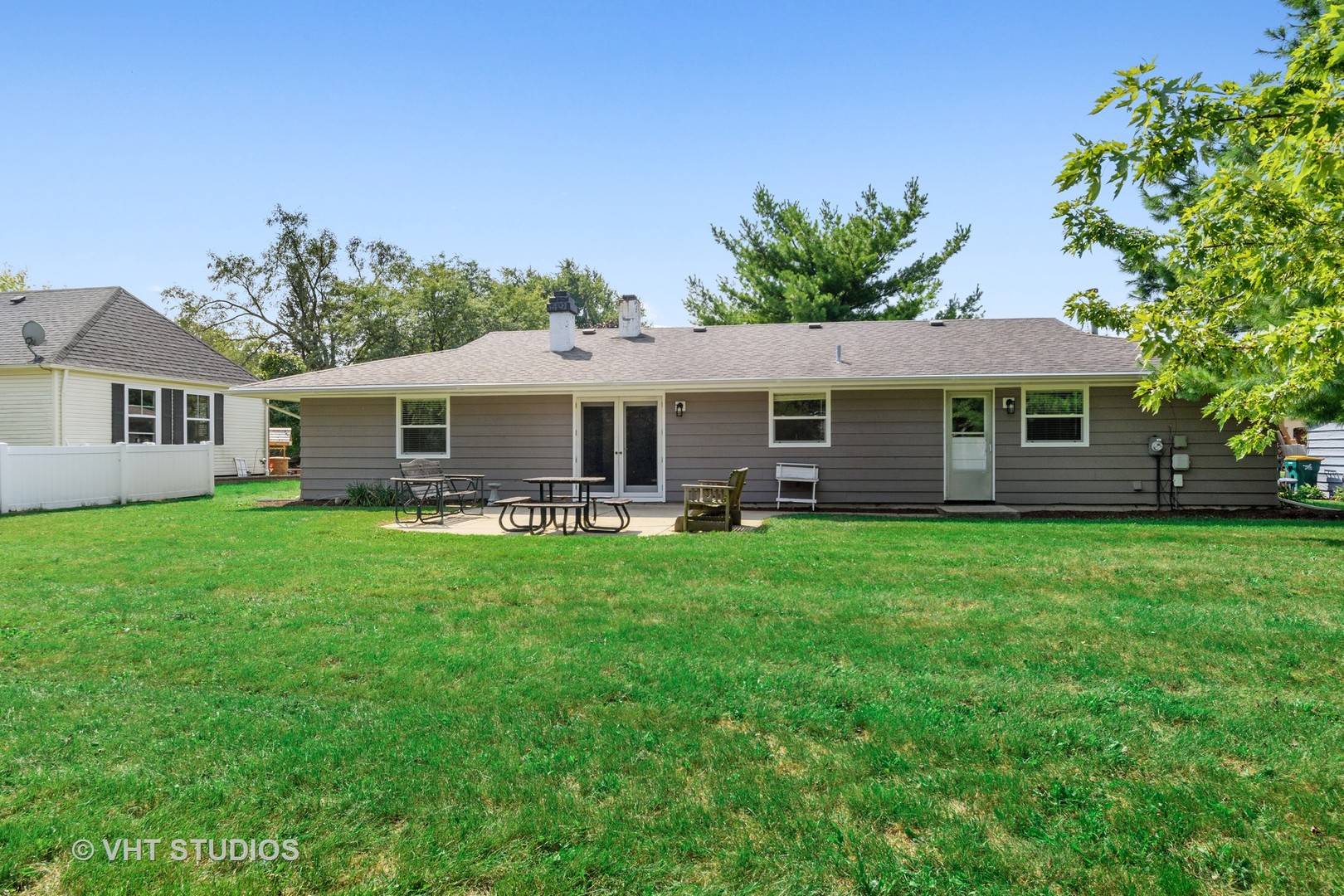 92 CIRCLE DRIVE WEST Drive, Montgomery, IL 60538