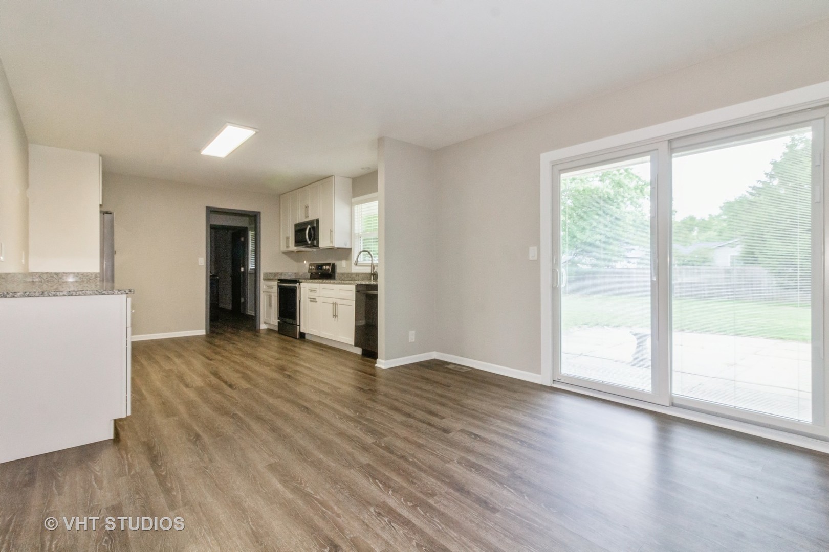 92 CIRCLE DRIVE WEST Drive, Montgomery, IL 60538