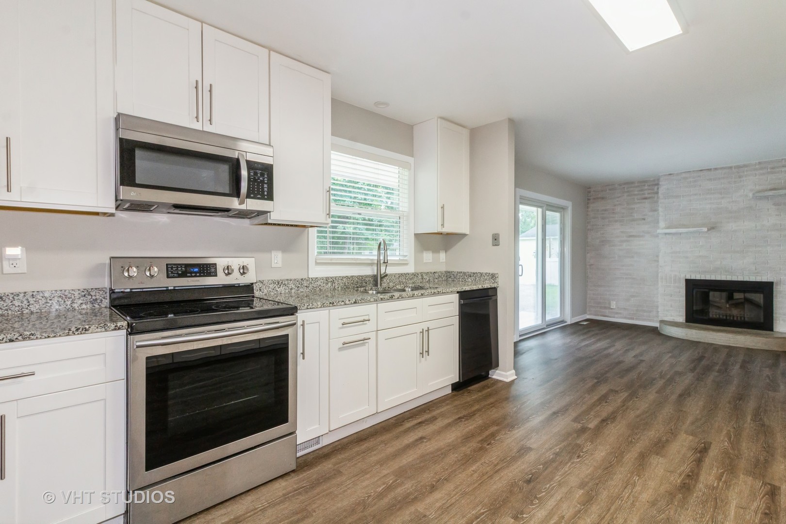 92 CIRCLE DRIVE WEST Drive, Montgomery, IL 60538