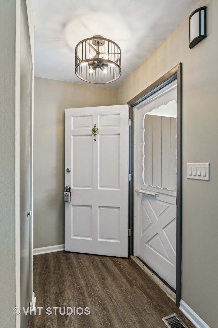 92 CIRCLE DRIVE WEST Drive, Montgomery, IL 60538