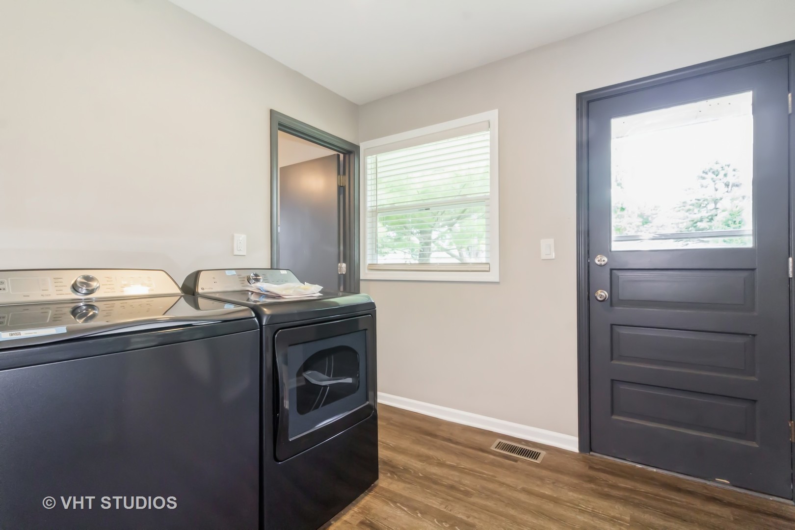 92 CIRCLE DRIVE WEST Drive, Montgomery, IL 60538