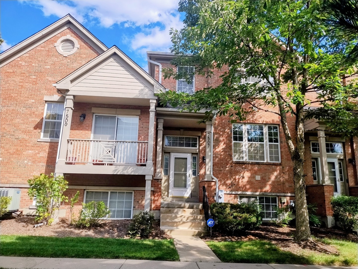 7507 Frontage Road, Skokie, IL 60077