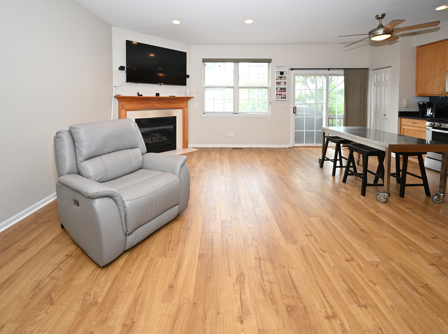 7507 Frontage Road, Skokie, IL 60077