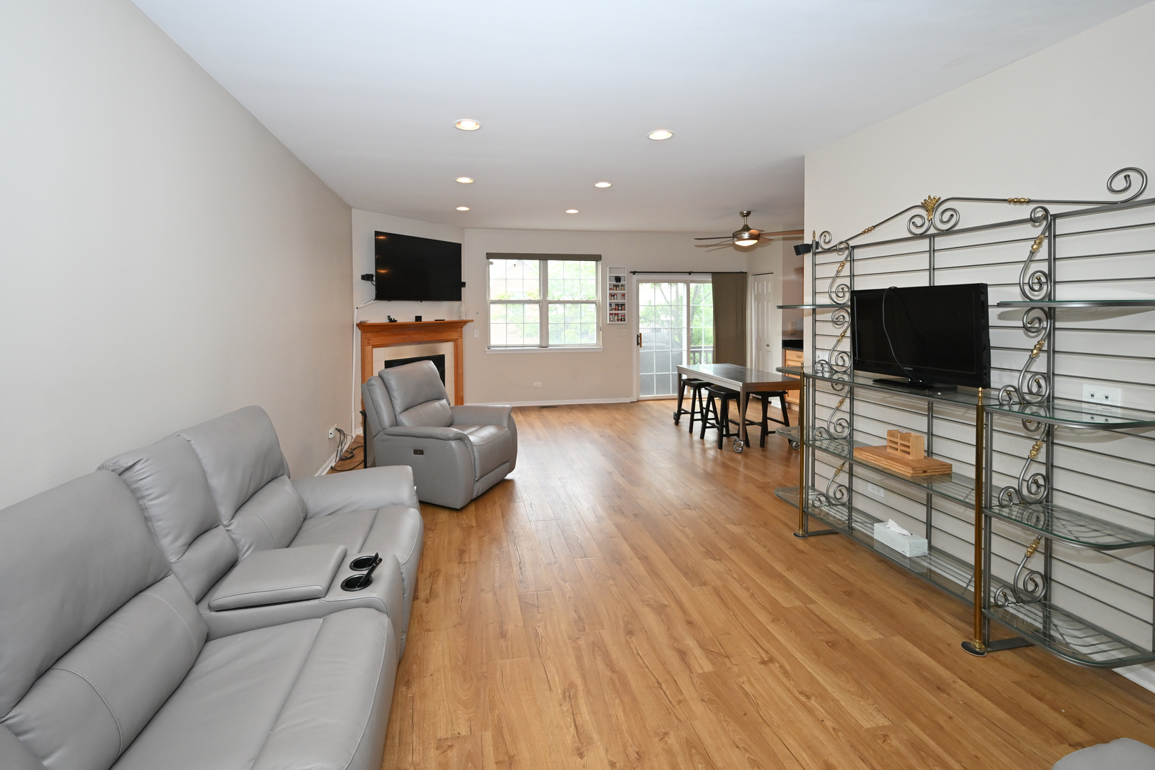 7507 Frontage Road, Skokie, IL 60077