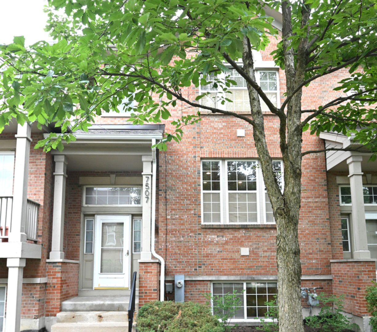7507 Frontage Road, Skokie, IL 60077