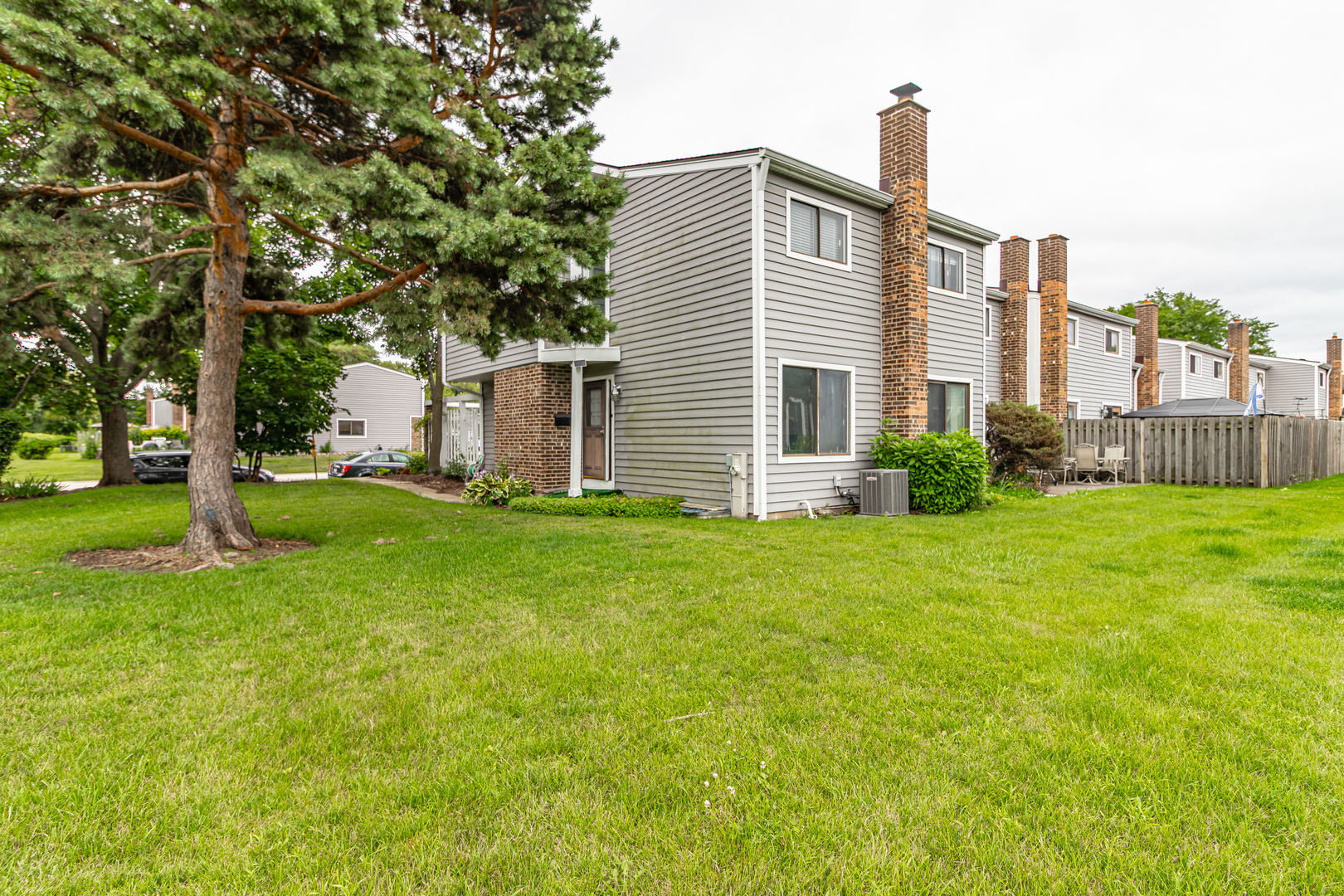 400 Harmony Drive, Wheeling, IL 60090