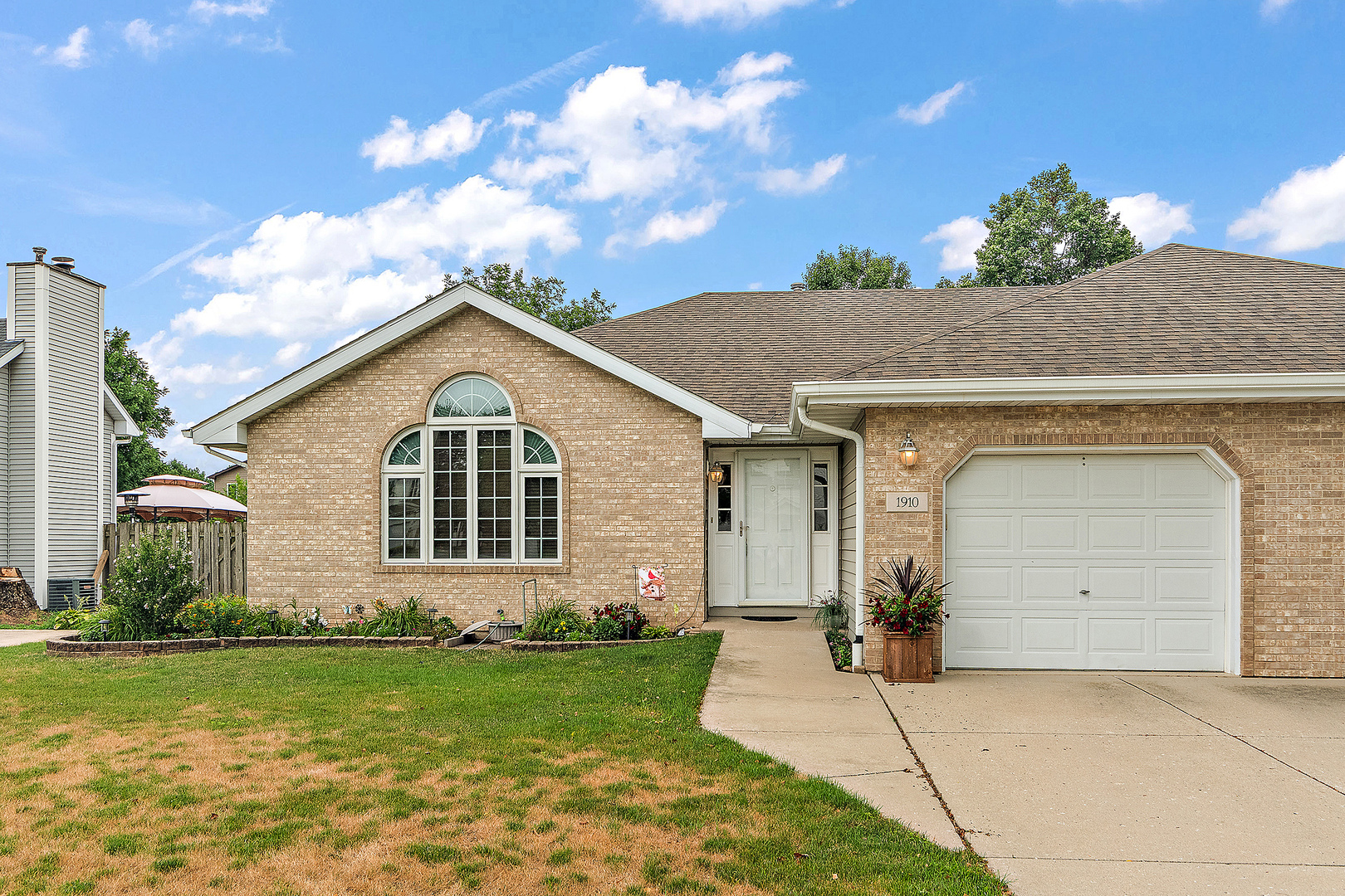 1910 Calla Drive, Joliet, IL 60435