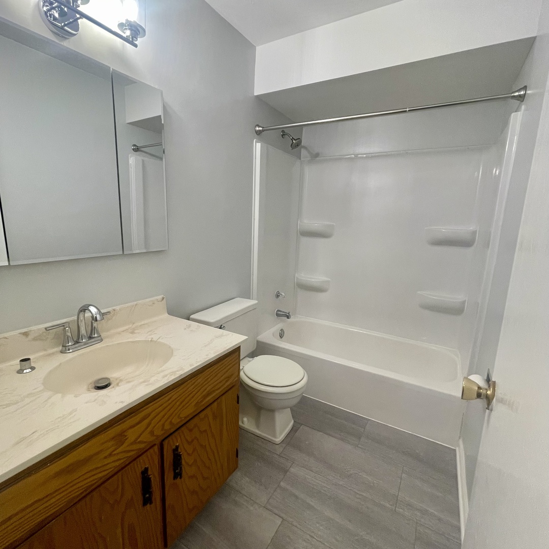 1615 N Milwaukee Avenue #6A, Libertyville, IL 60048