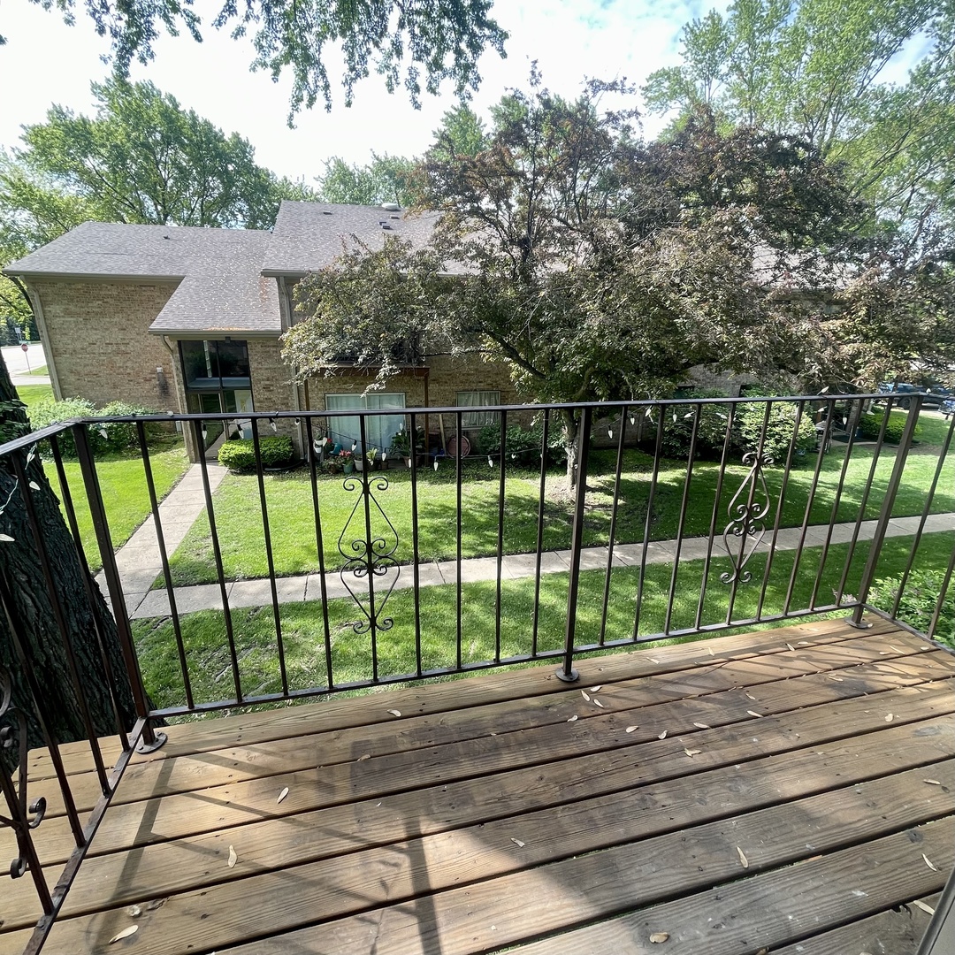 1615 N Milwaukee Avenue #6A, Libertyville, IL 60048