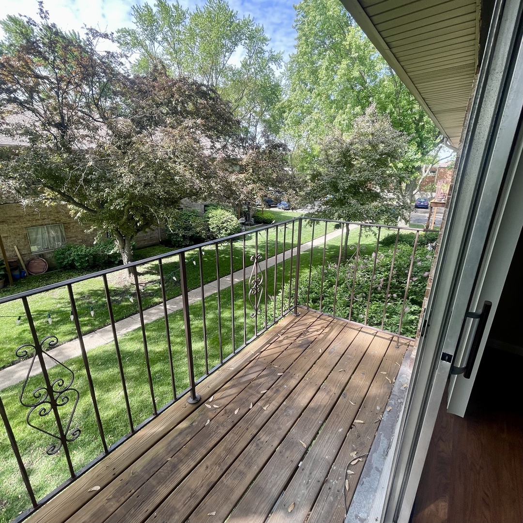 1615 N Milwaukee Avenue #6A, Libertyville, IL 60048