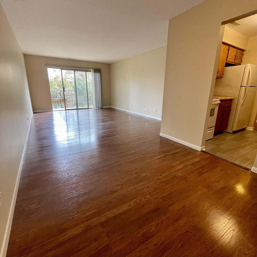 1615 N Milwaukee Avenue #6A, Libertyville, IL 60048
