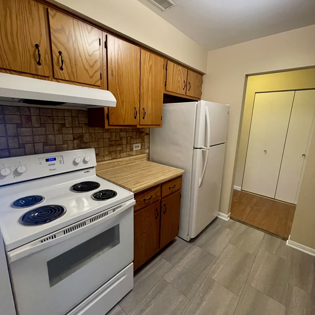 1615 N Milwaukee Avenue #6A, Libertyville, IL 60048