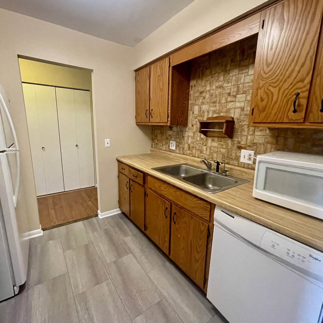1615 N Milwaukee Avenue #6A, Libertyville, IL 60048