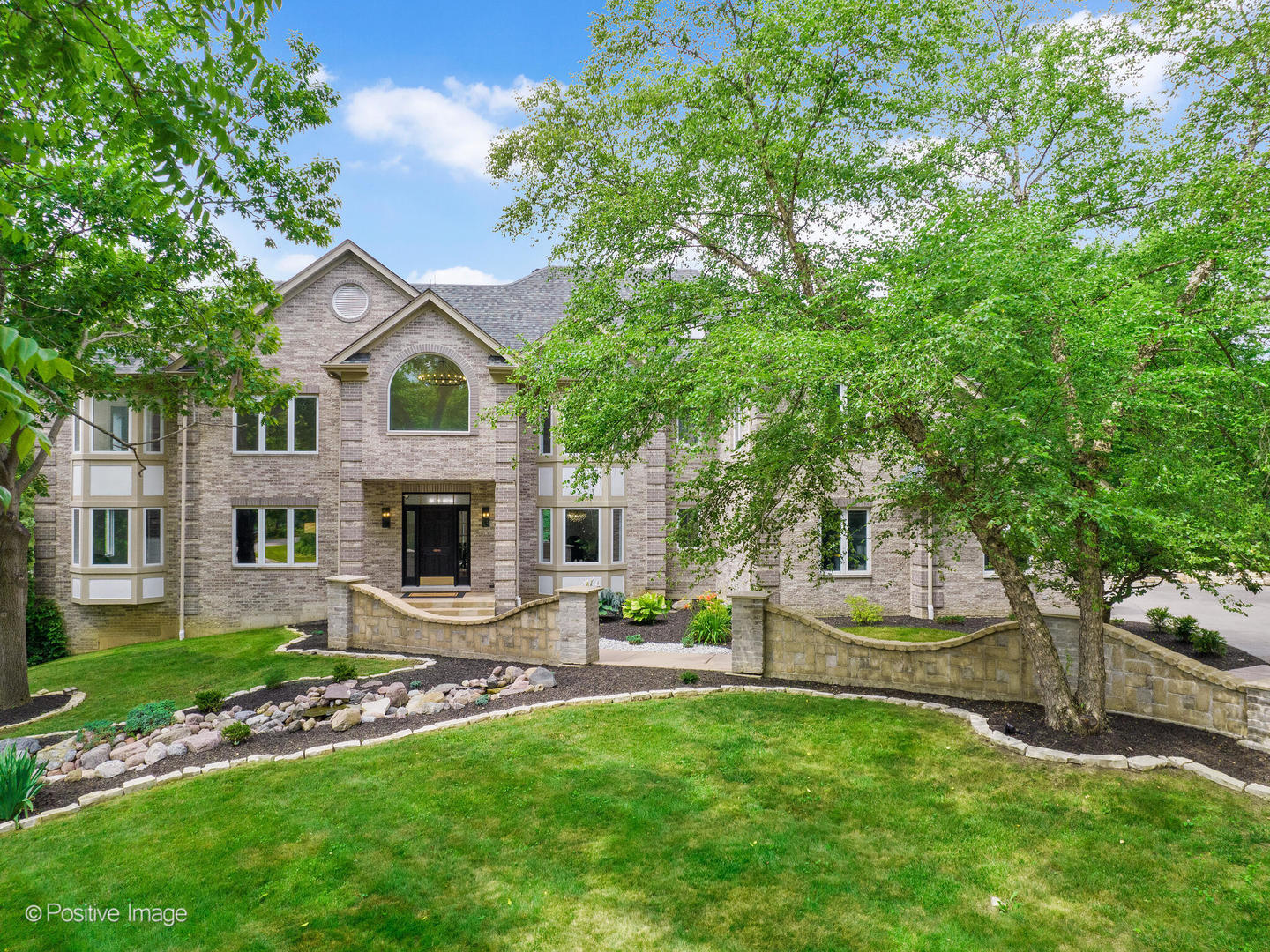 1 Seneca Avenue, Hawthorn Woods, IL 60047